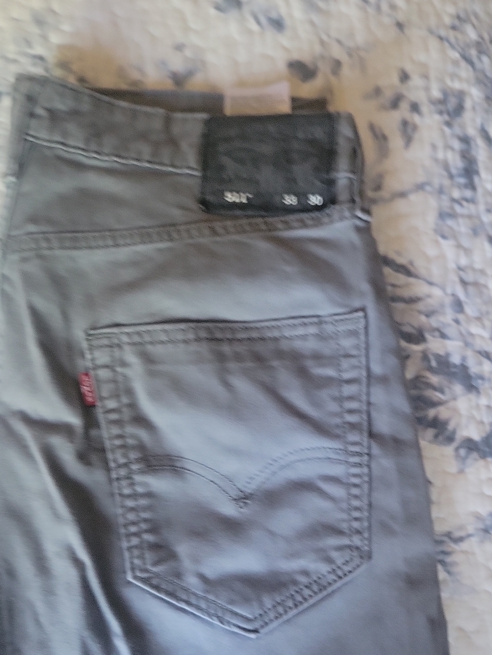 Levi's Men's Dark Gray Slim Straight Khakis